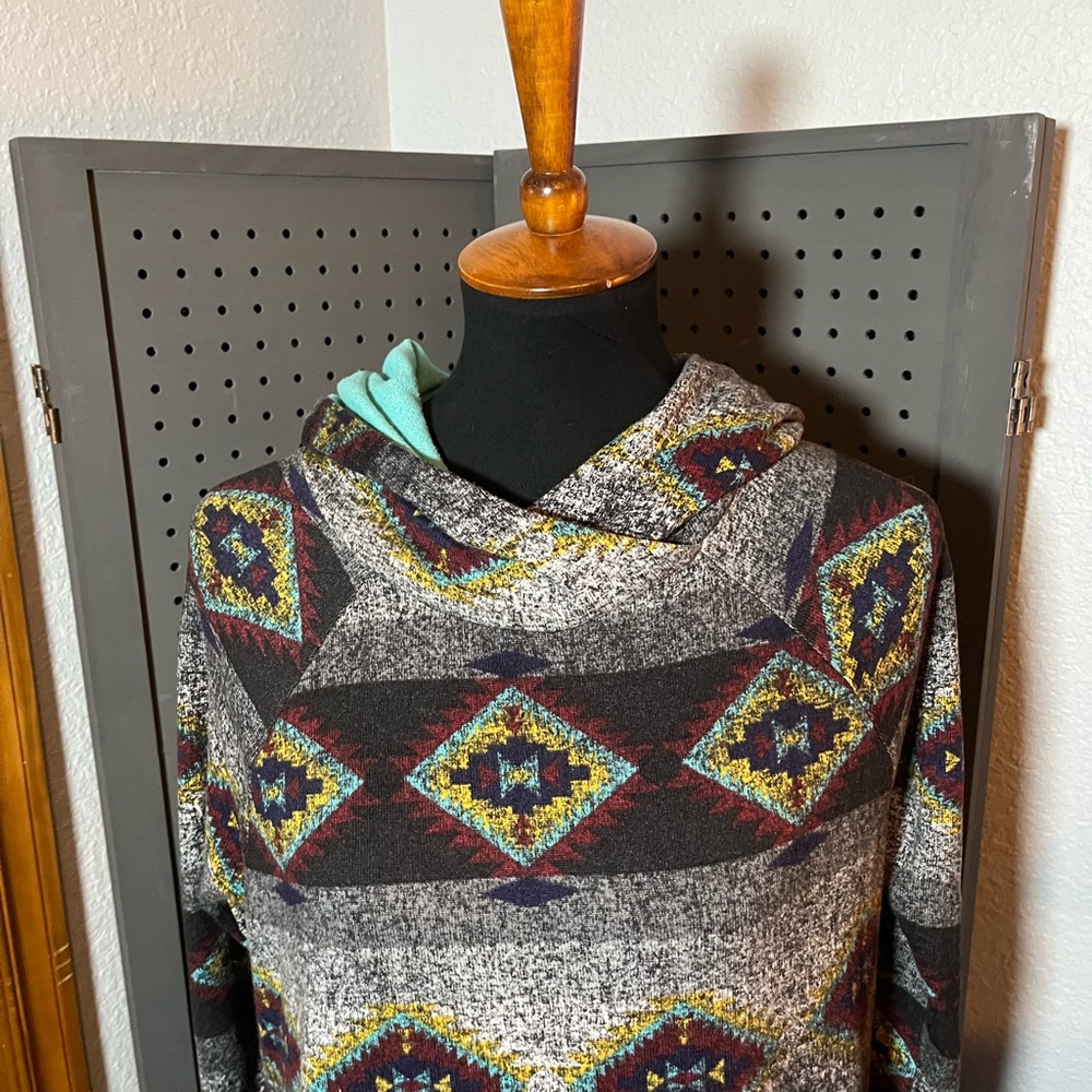 LuLaRoe "Amber" Geometric Patterned Long Sleeve Hoodie